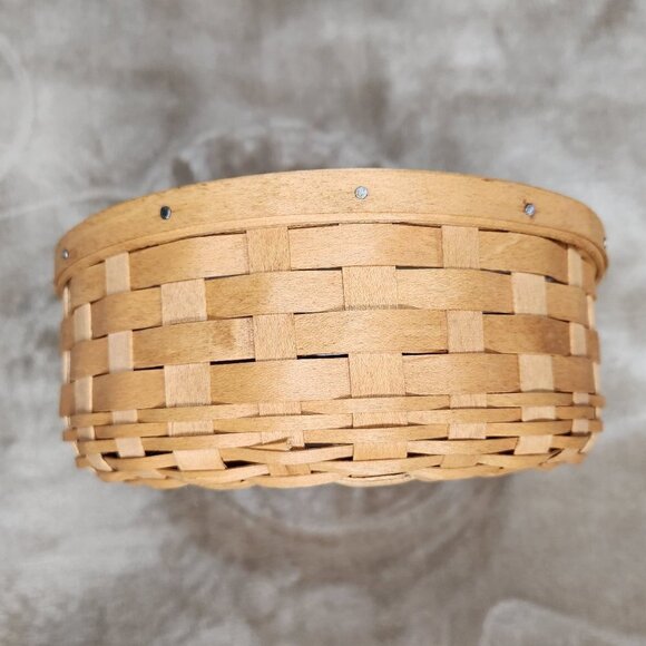 Longaberger Vintage 6.75" Round Basket with Plastic Insert - Picture 4 of 5